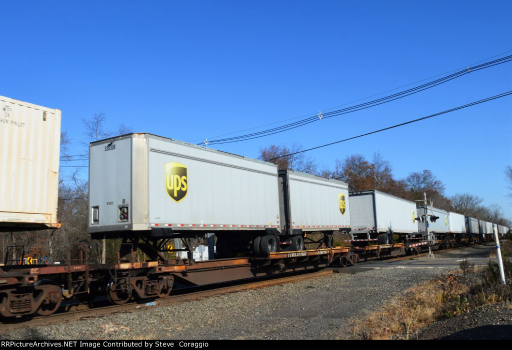 2-28 Ft. UPS Pup trailers on TTRX 371101